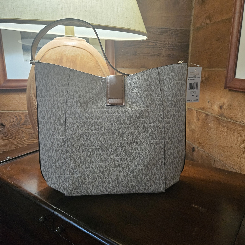 Michael Kors Cream and Tan Hobo Bag - Picture 6 of 10